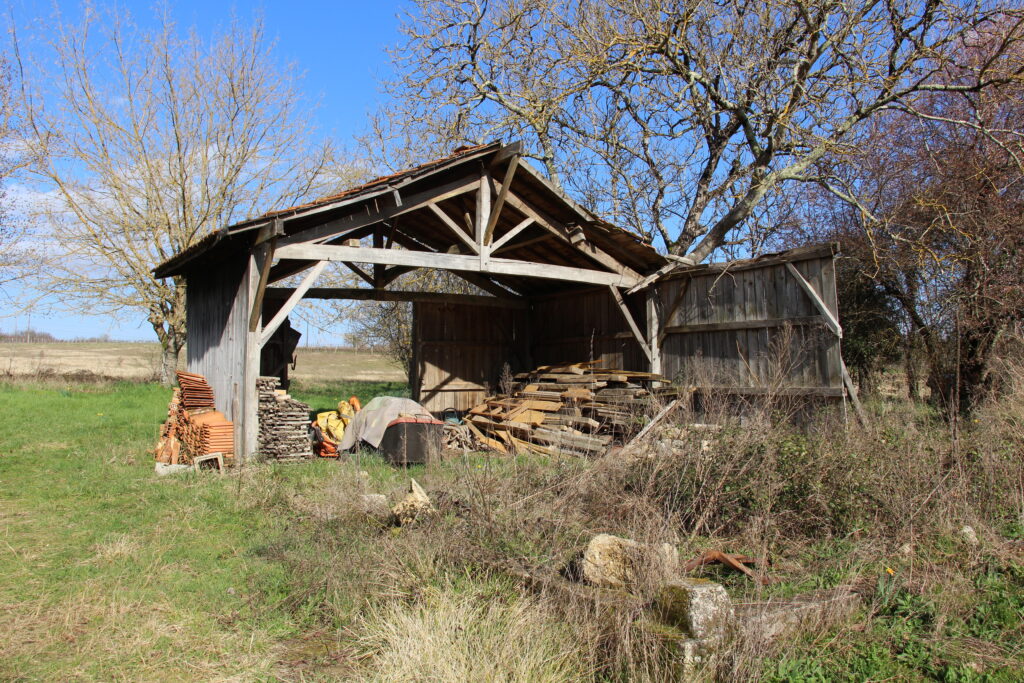 Le bâtiment avant les travaux de restauration- Atelier la chaise bleue